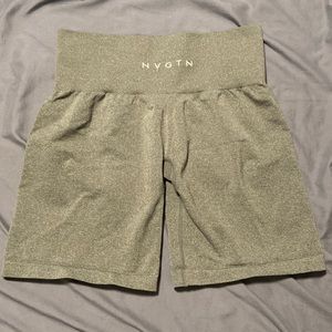 Khaki Nvgtn shorts size medium